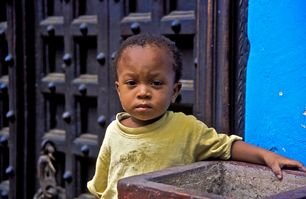 Zanzibar-little boy gaze